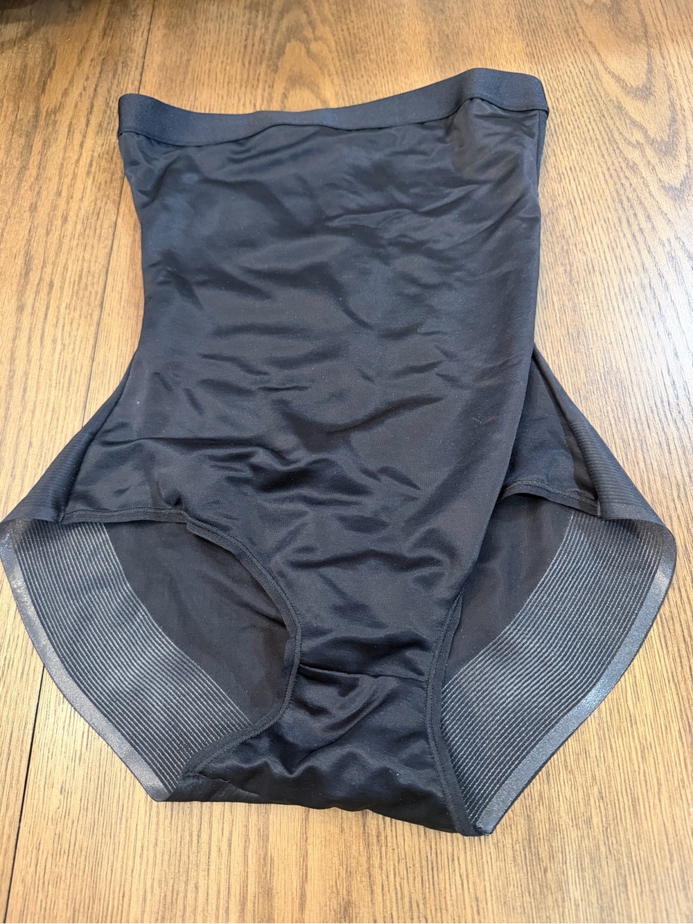 Skims high waisted brief shapewear black size small